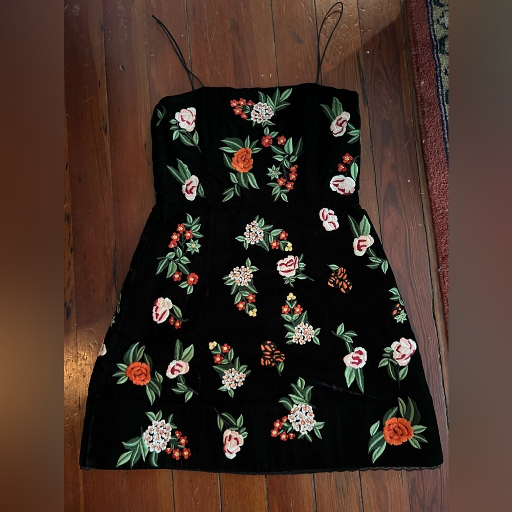 Alice + Olivia Velvet Black Mini Dress Embroidered Floral